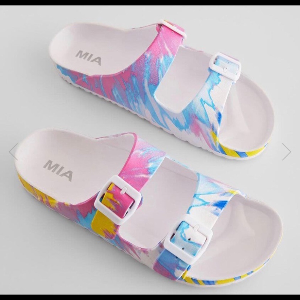 3/$45 NWT MIA Jasmine Tie Dye Slides